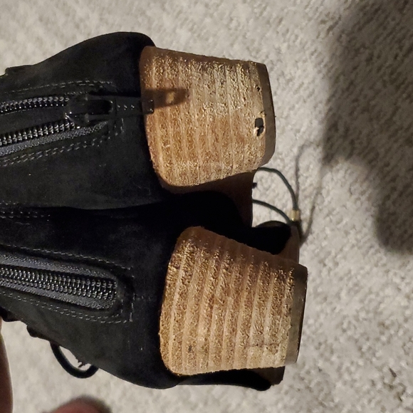 Sandals - Picture 6 of 7